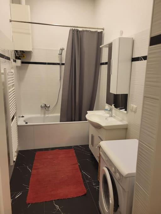 Sehr Zentral Gelegen Apartment Wina Bagian luar foto